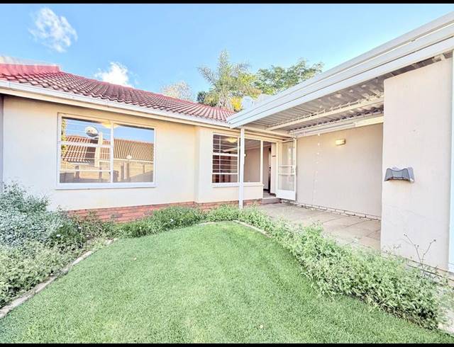 2 BEDROOM HOUSE FOR SALE IN BRYANSTON